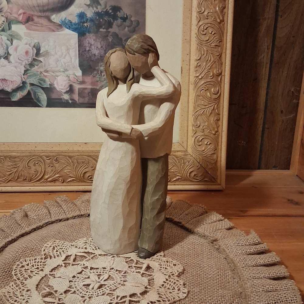 WILLOW TREE Resin Figurine
